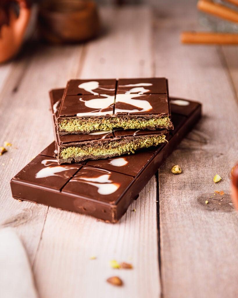 Kunafa with Pistachio Paste Chocolate Bar